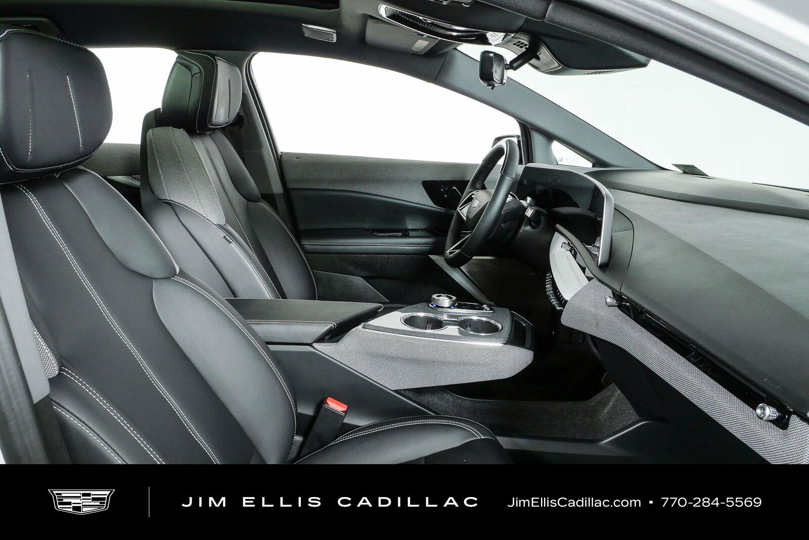 Used 2025 Cadillac Optiq Luxury 1 AWD/4WD image 23