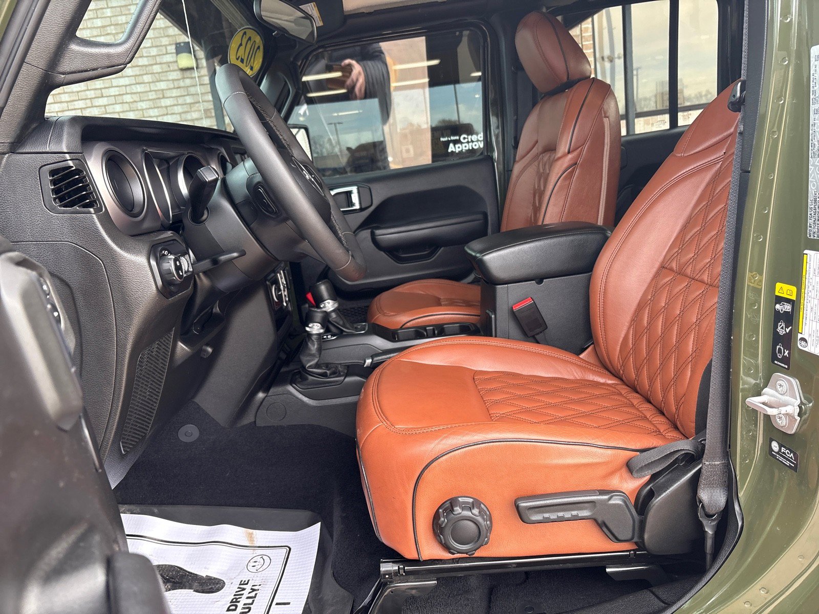 Used 2023 Jeep Gladiator Sport image 3