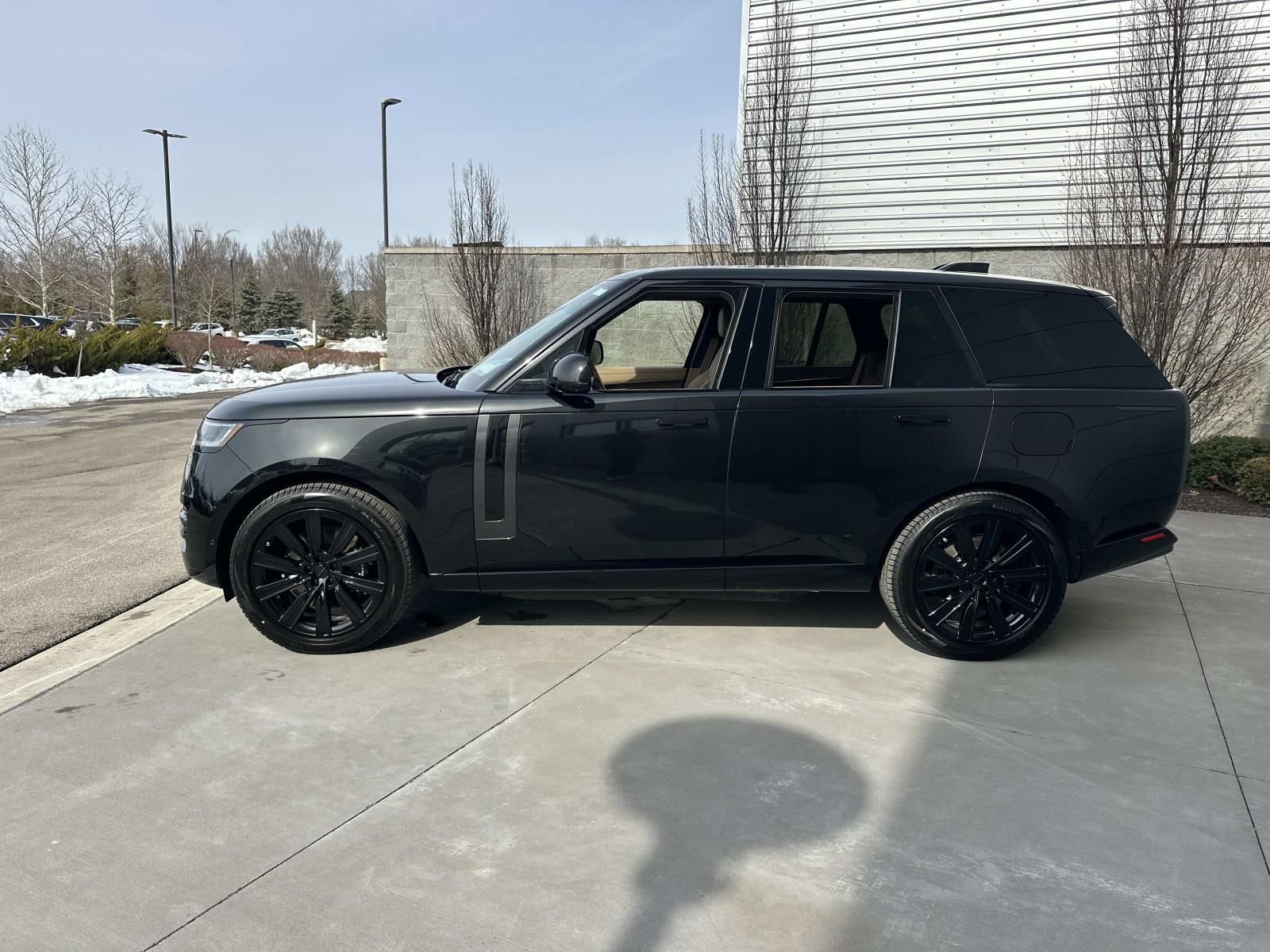 New 2026 Land Rover Range Rover SE image 8