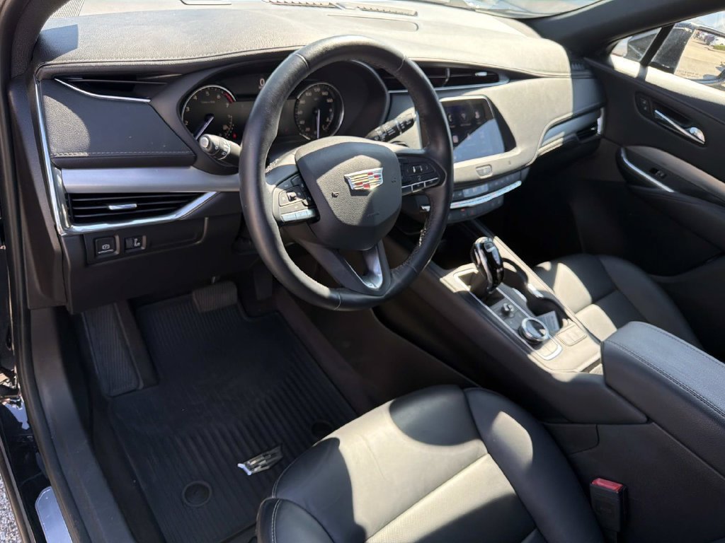 Used 2020 Cadillac XT4 Premium Luxury FWD image 17