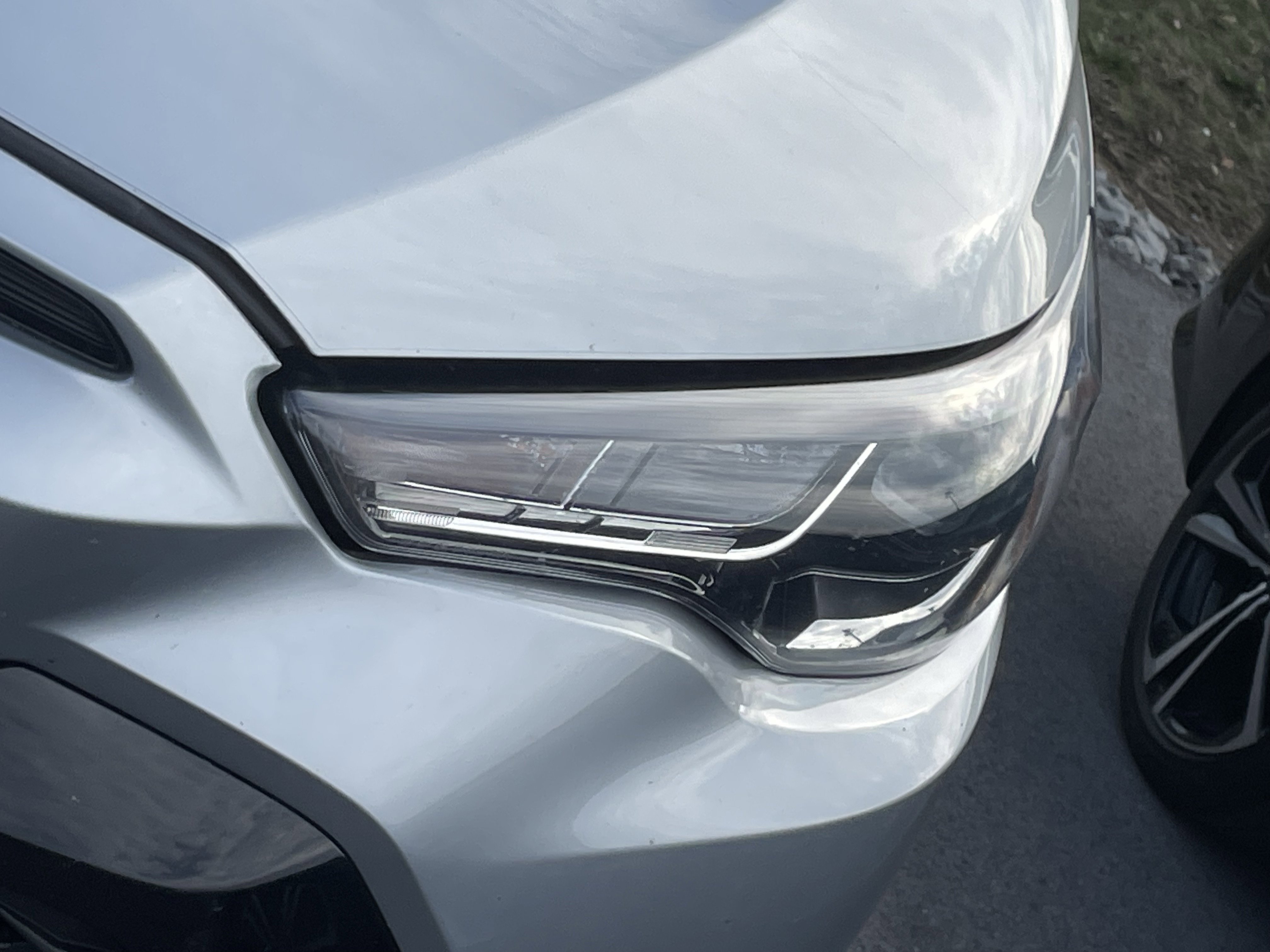 Used 2024 Toyota Corolla Cross SE w/ Moonroof Package image 4