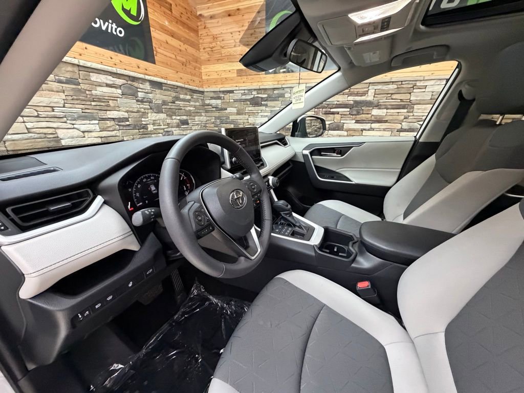 Used 2023 Toyota RAV4 XLE image 10