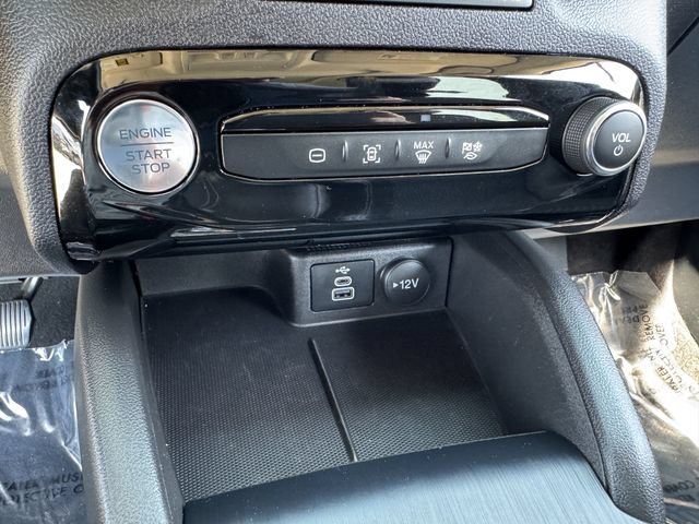 Certified 2025 Ford Escape SE FWD image 27