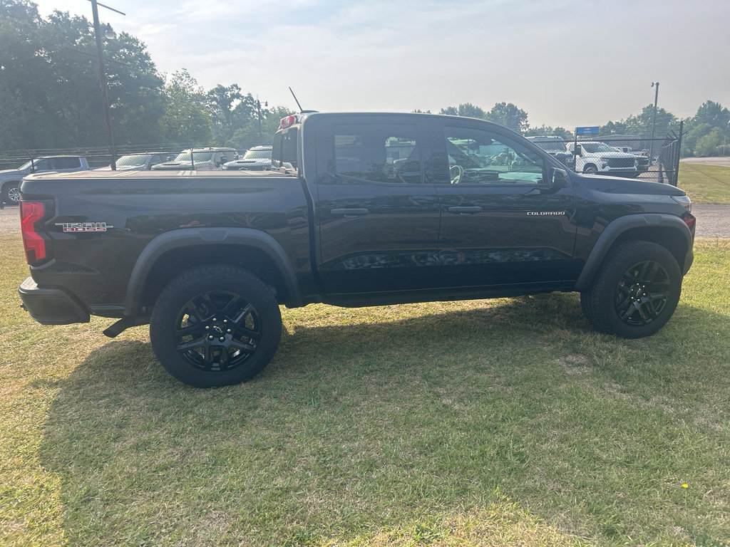 Used 2024 Chevrolet Colorado Trail Boss w/ Technology Package AWD/4WD image 7
