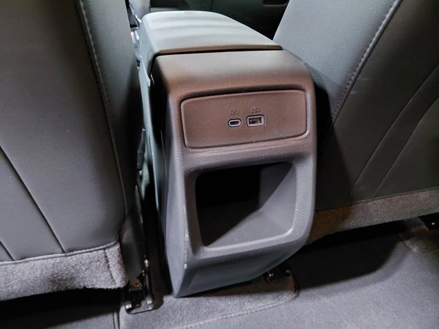 Used 2025 Chevrolet Trax LT image 32