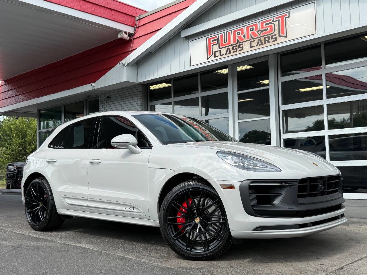 Used 2025 Porsche Macan GTS video 1