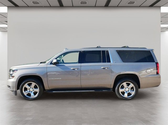Used 2017 Chevrolet Suburban LT image 3