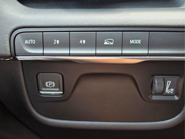 Certified 2024 Cadillac Escalade Premium Luxury AWD/4WD image 32