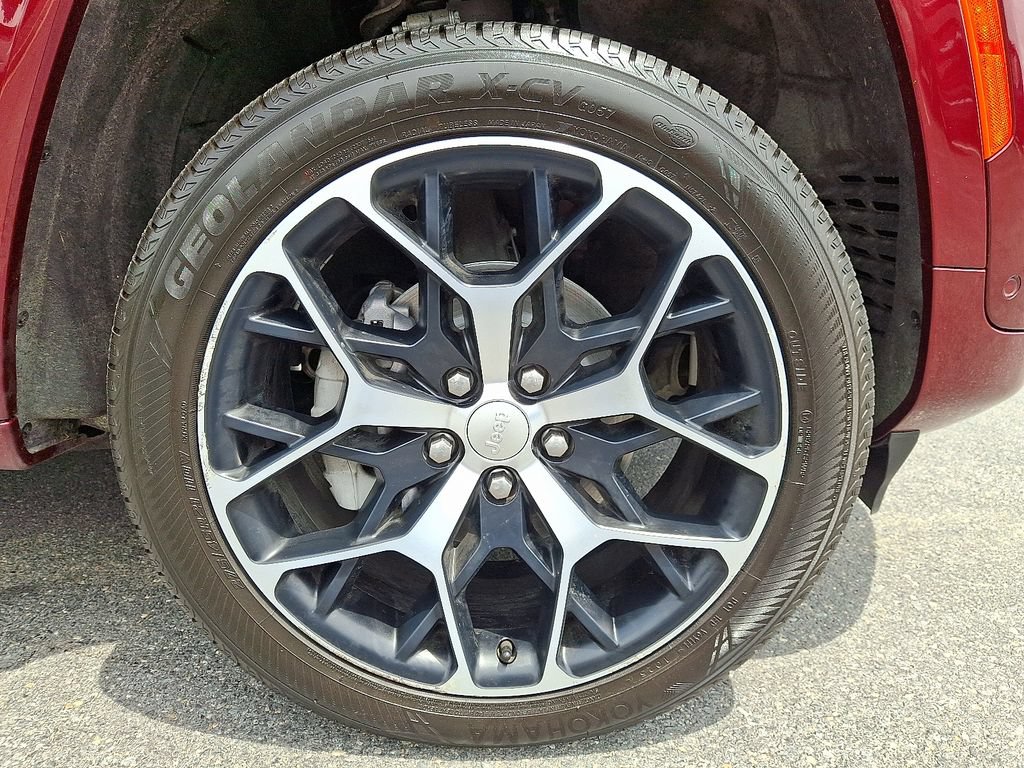 Used 2023 Jeep Grand Cherokee Summit AWD/4WD image 8