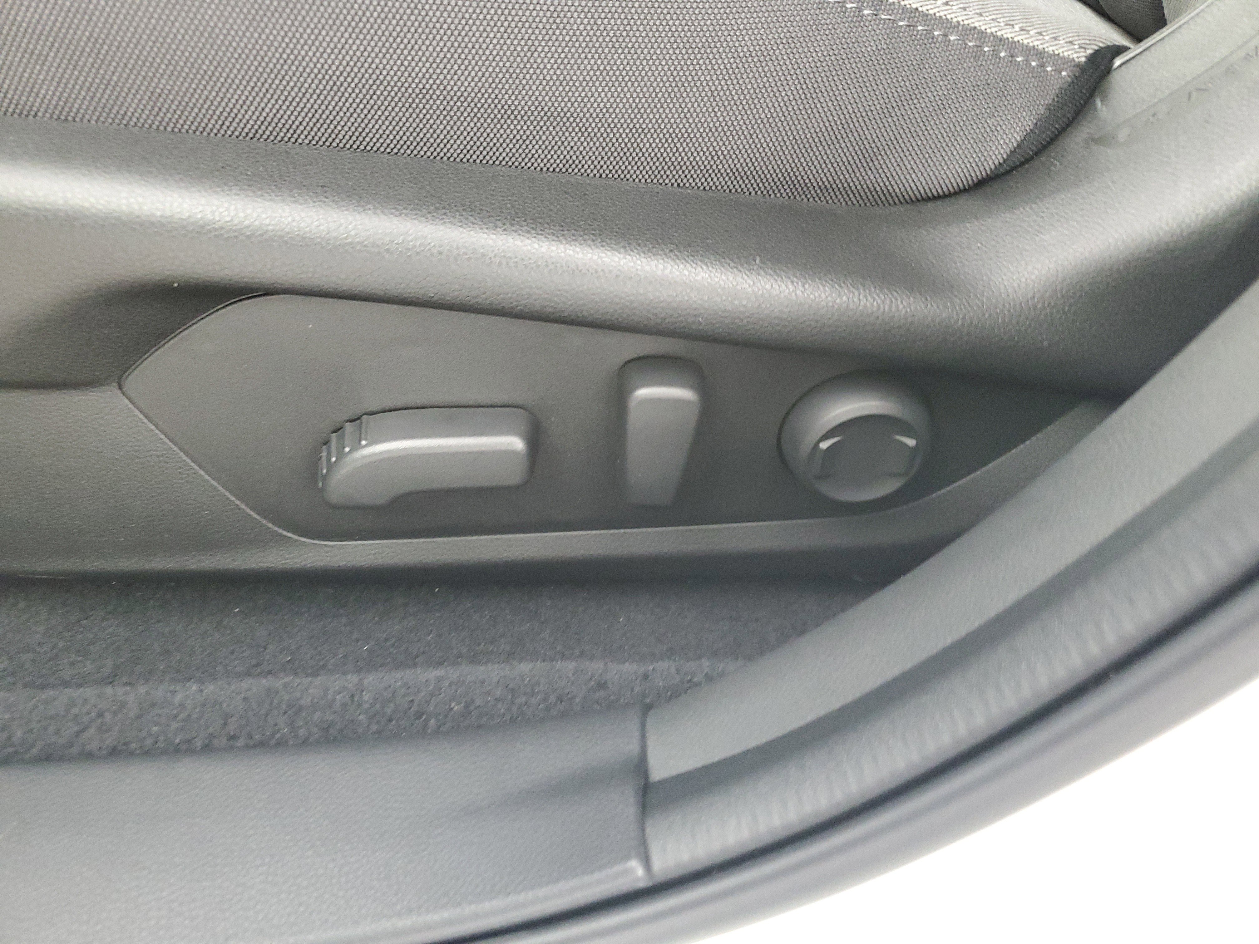 Used 2025 Subaru Crosstrek 2.5i Premium image 30