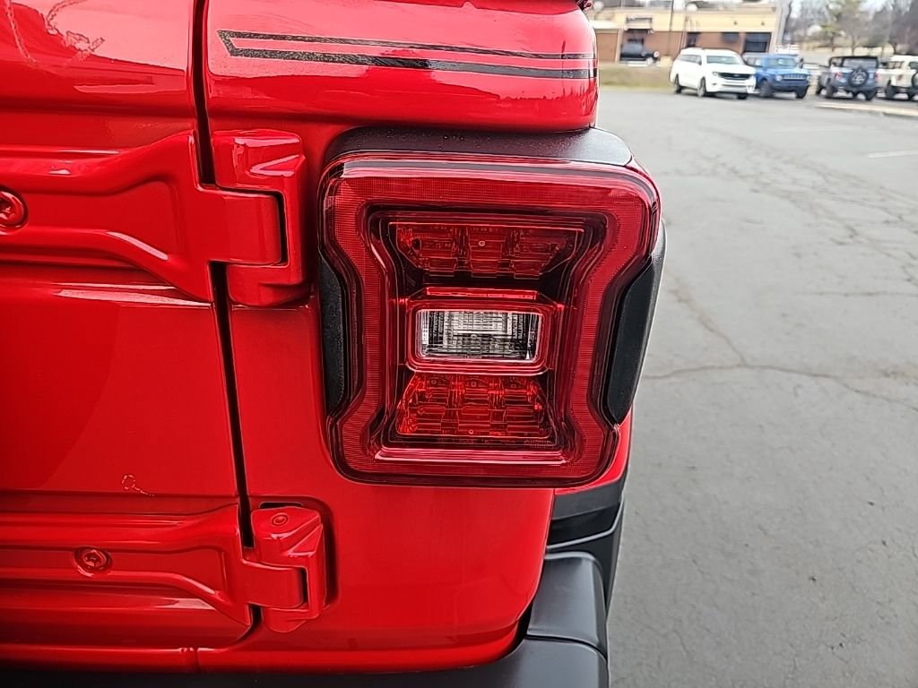 Used 2020 Jeep Wrangler Unlimited Sahara image 6