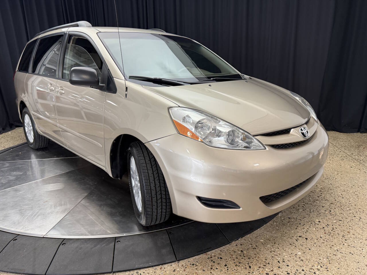 Used 2008 Toyota Sienna LE AWD/4WD image 11