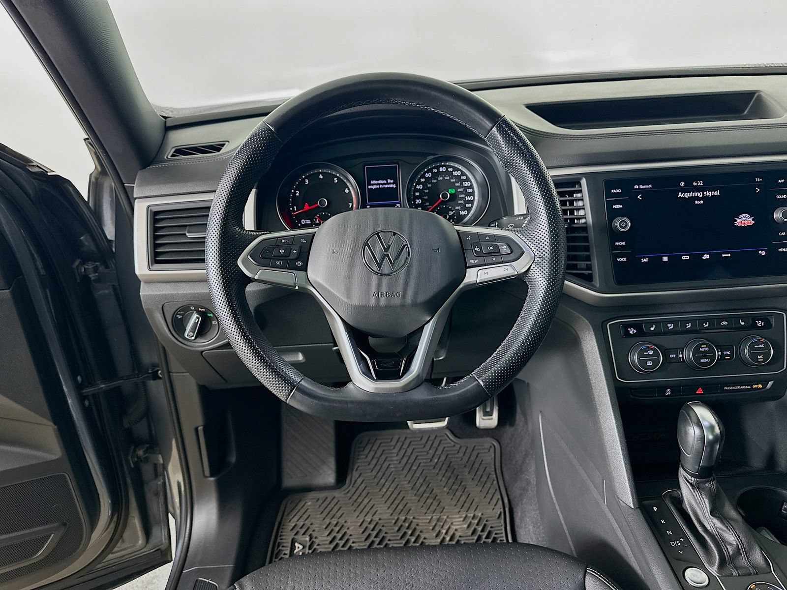 Used 2020 Volkswagen Atlas Cross Sport SE w/ Panoramic Sunroof Package AWD/4WD image 16