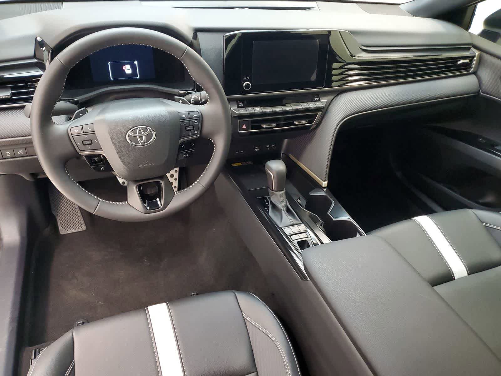 Used 2025 Toyota Camry SE FWD image 17