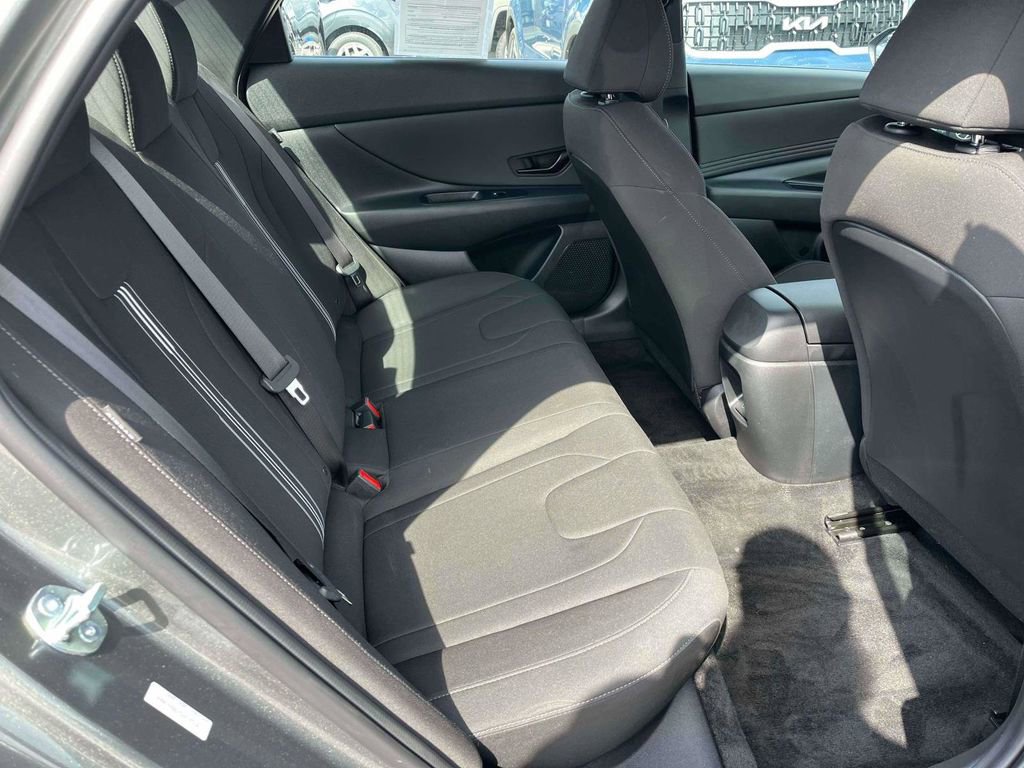Used 2025 Hyundai Elantra Sport image 6