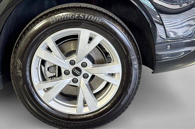 Used 2025 Audi Q5 Premium AWD/4WD image 28