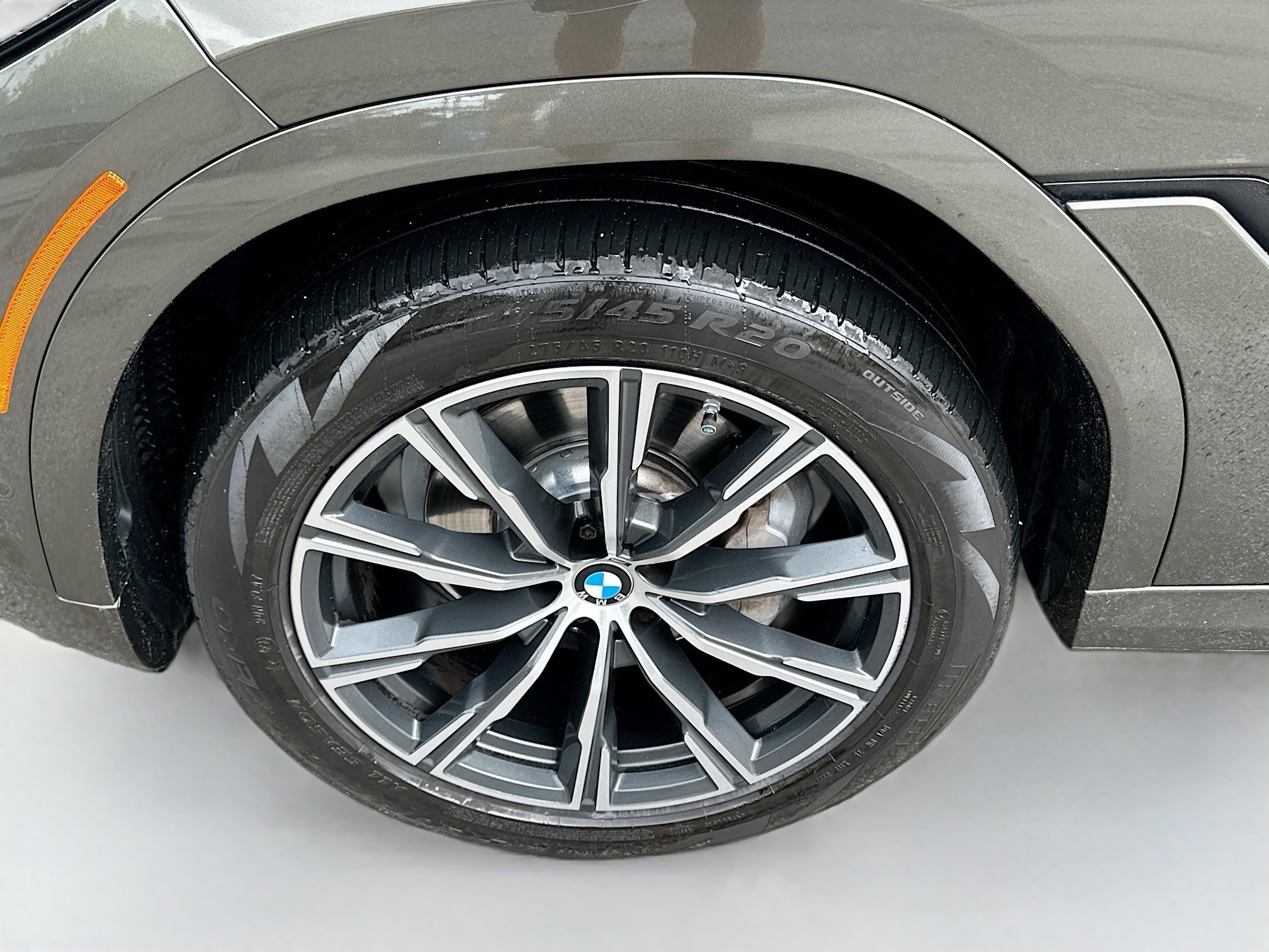 Used 2022 BMW X6 xDrive40i w/ M Sport Package AWD/4WD image 40