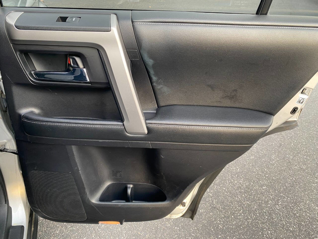 Used 2014 Toyota 4Runner SR5 image 31