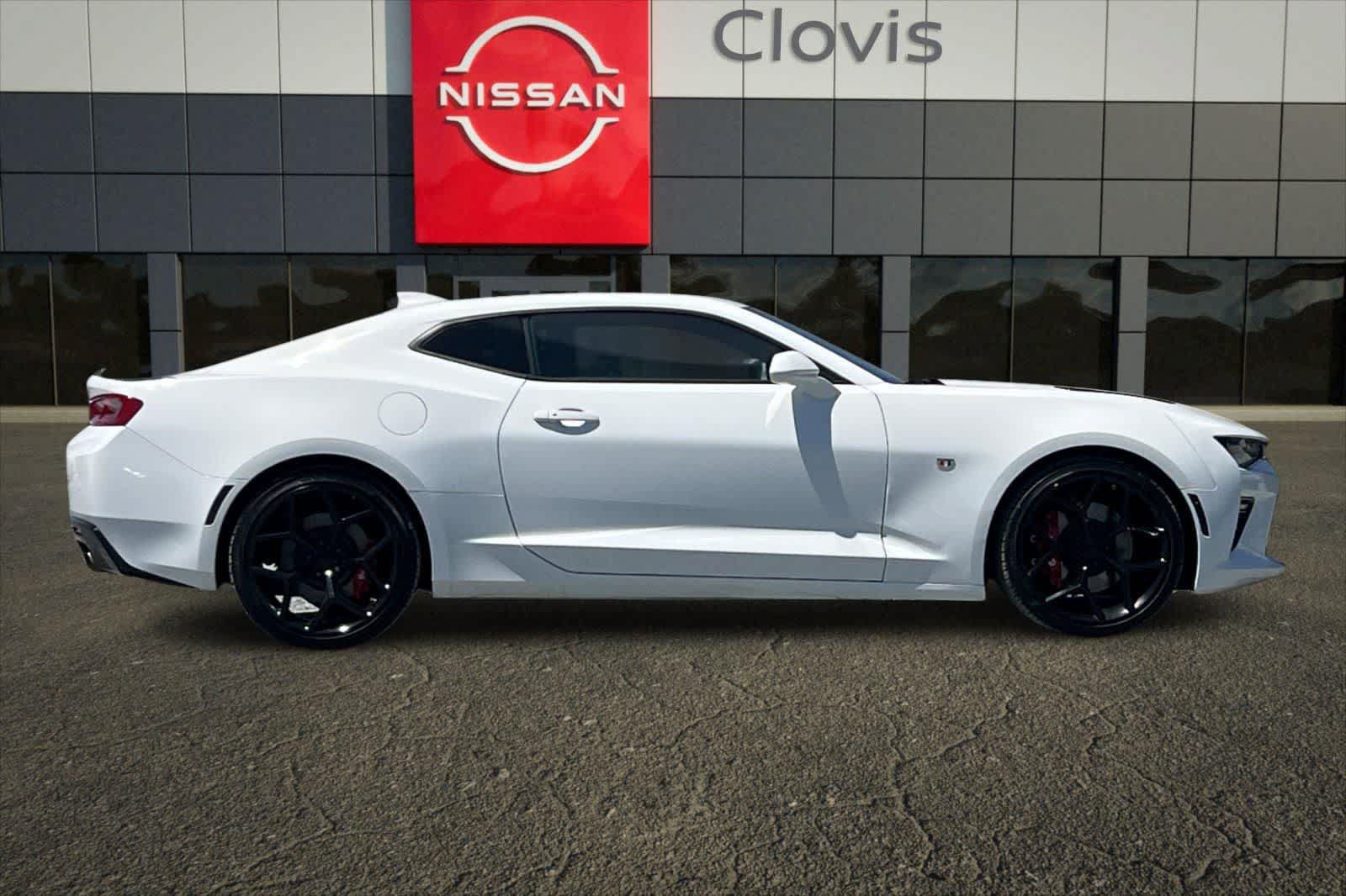 Used 2016 Chevrolet Camaro SS RWD image 9