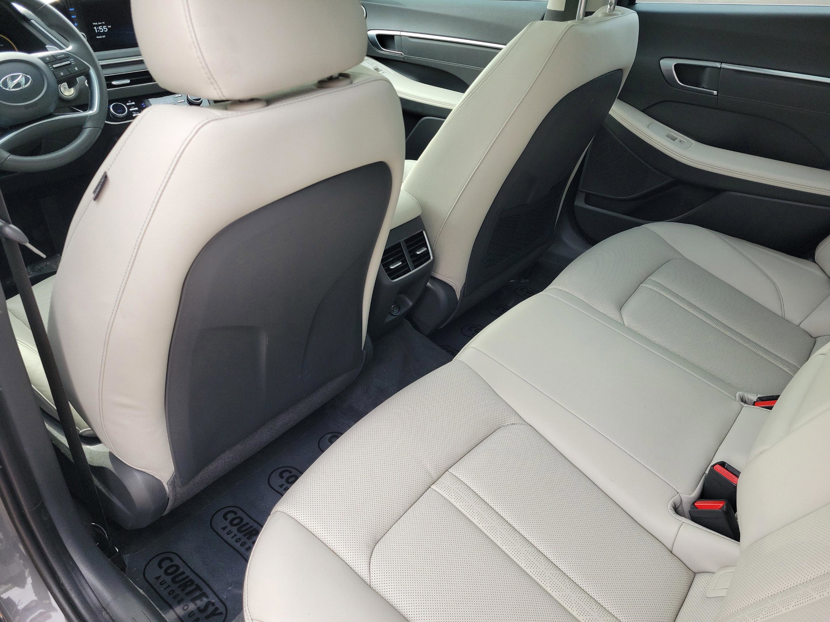 Used 2023 Hyundai Sonata Limited w/ Preferred Accessory Package image 11