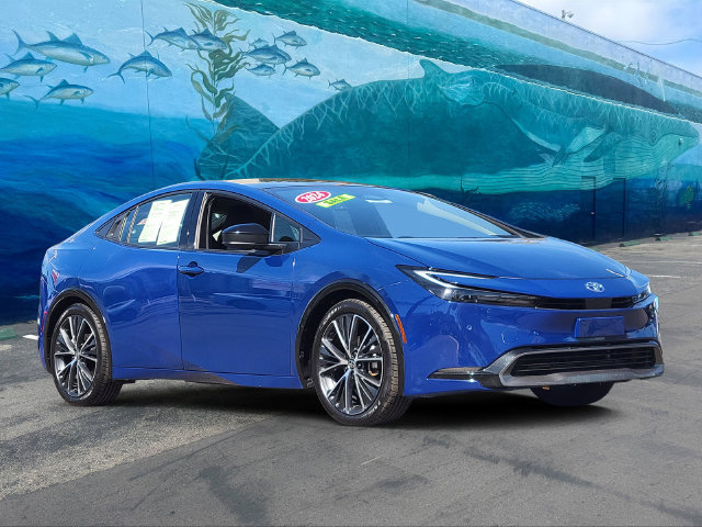 Used 2024 Toyota Prius XLE FWD image 1