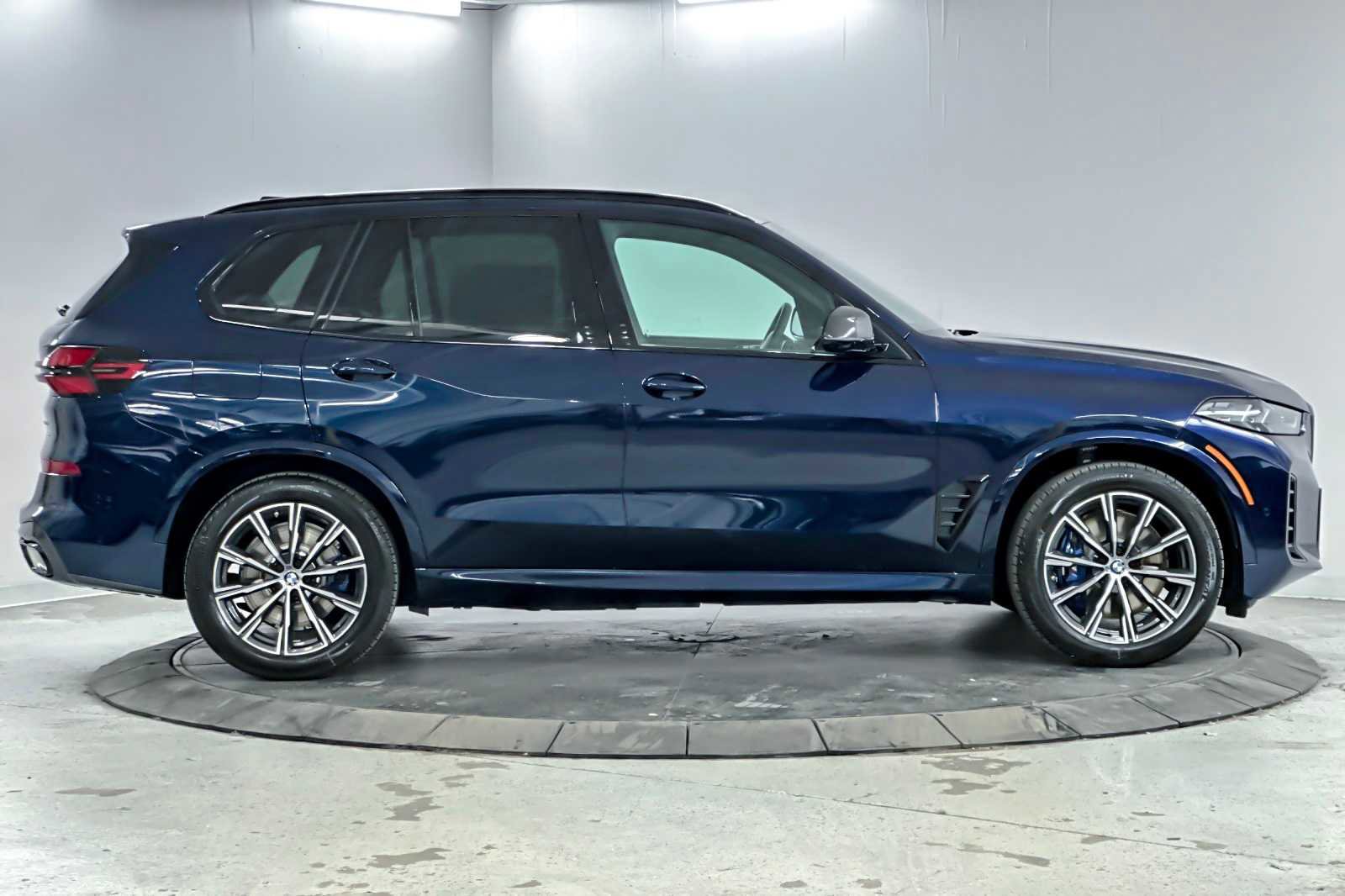 New 2026 BMW X5 xDrive50e w/ M Sport Package image 8