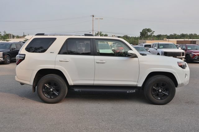 Used 2021 Toyota 4Runner SR5 Premium w/ Moonroof Package AWD/4WD image 8