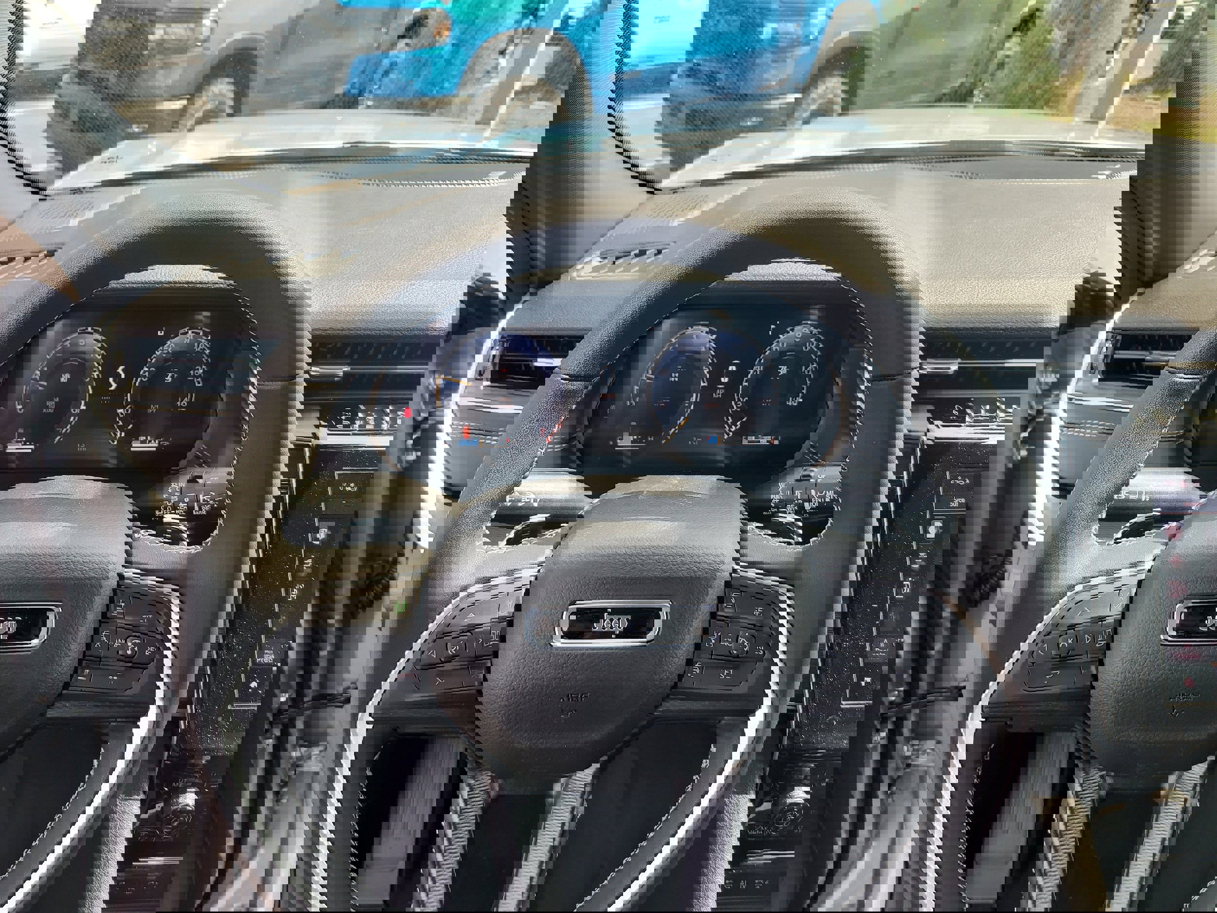 New 2025 Jeep Grand Cherokee L Altitude image 22