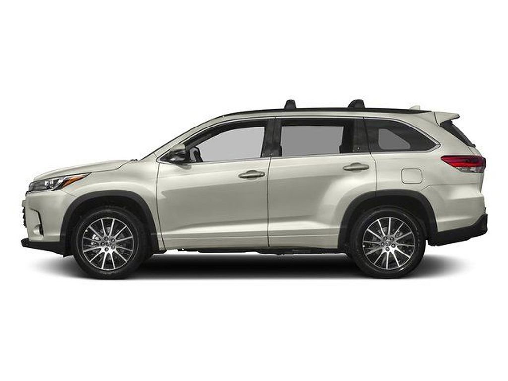 Used 2018 Toyota Highlander SE image 3