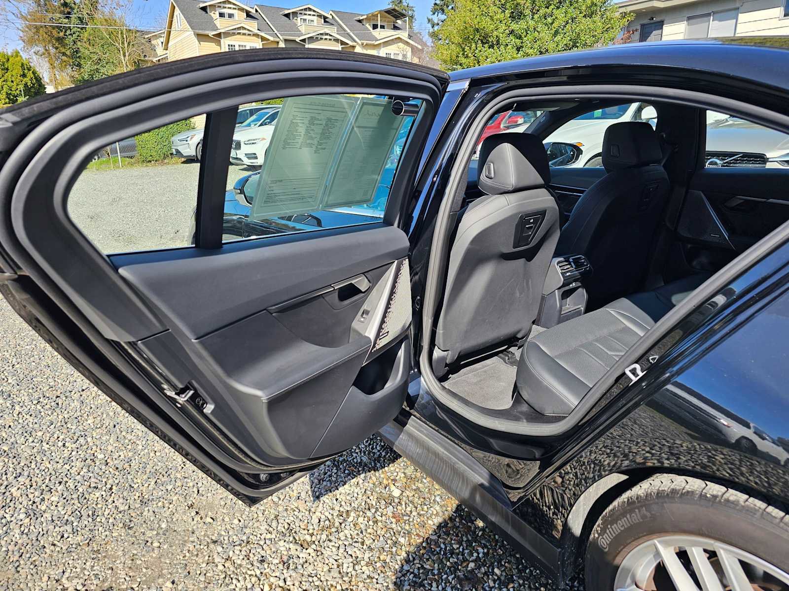 Used 2025 BMW 530i xDrive AWD/4WD image 17
