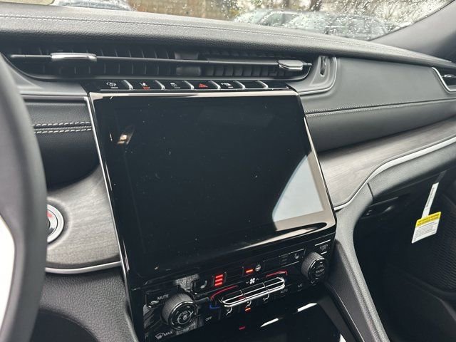 New 2025 Jeep Grand Cherokee Limited w/ Trailer Tow Package image 31