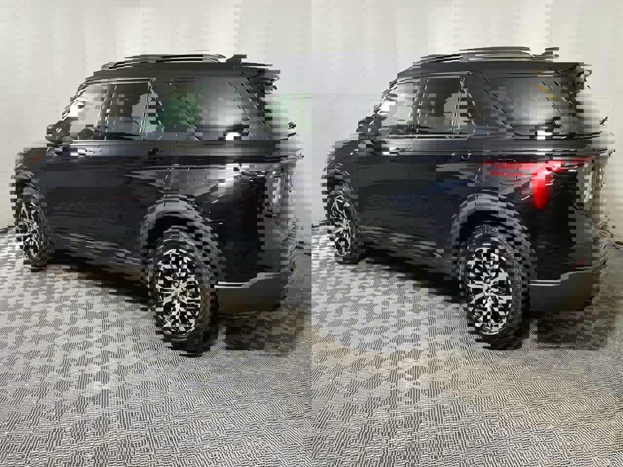 Used 2025 Ford Explorer ST-Line image 6