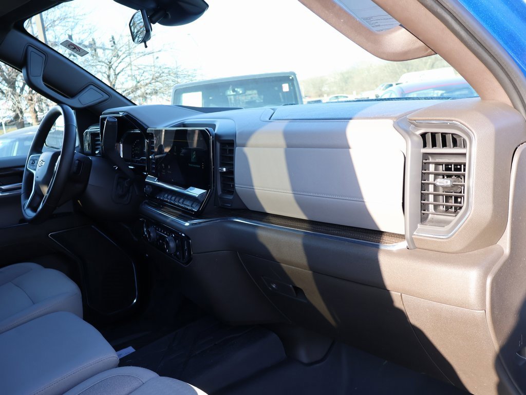 Used 2023 Chevrolet Silverado 1500 LT w/ Z71 Off-Road Package image 9