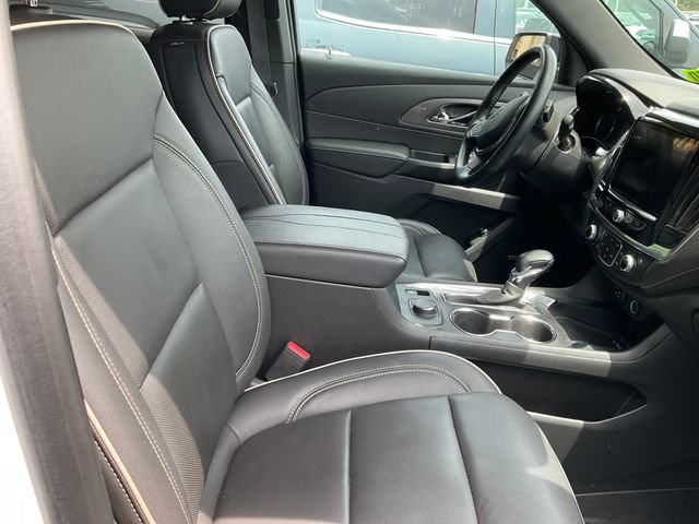 Used 2023 Chevrolet Traverse Premier w/ Redline Edition FWD image 7
