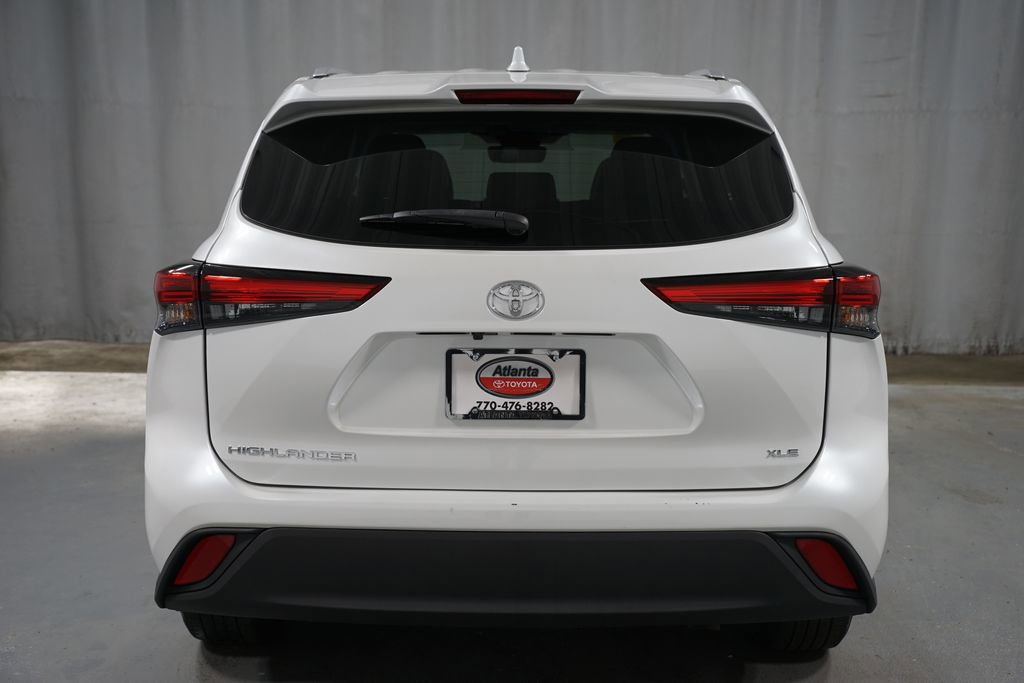 Used 2023 Toyota Highlander XLE image 7