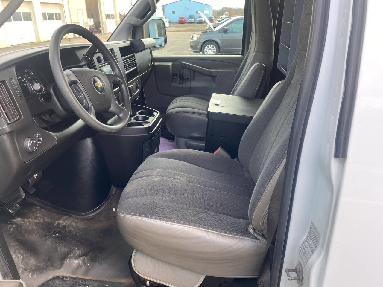 Used 2018 Chevrolet Express 2500 w/ Driver Convenience Package image 8