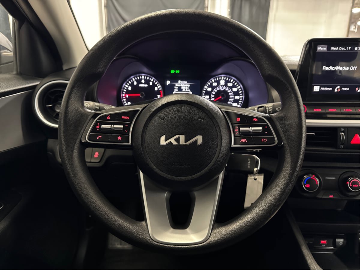 Used 2024 Kia Forte LXS FWD image 21