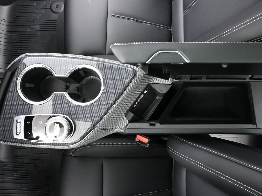 Used 2026 Cadillac Optiq Sport 1 w/ LPO, Floor Liner Package AWD/4WD image 37