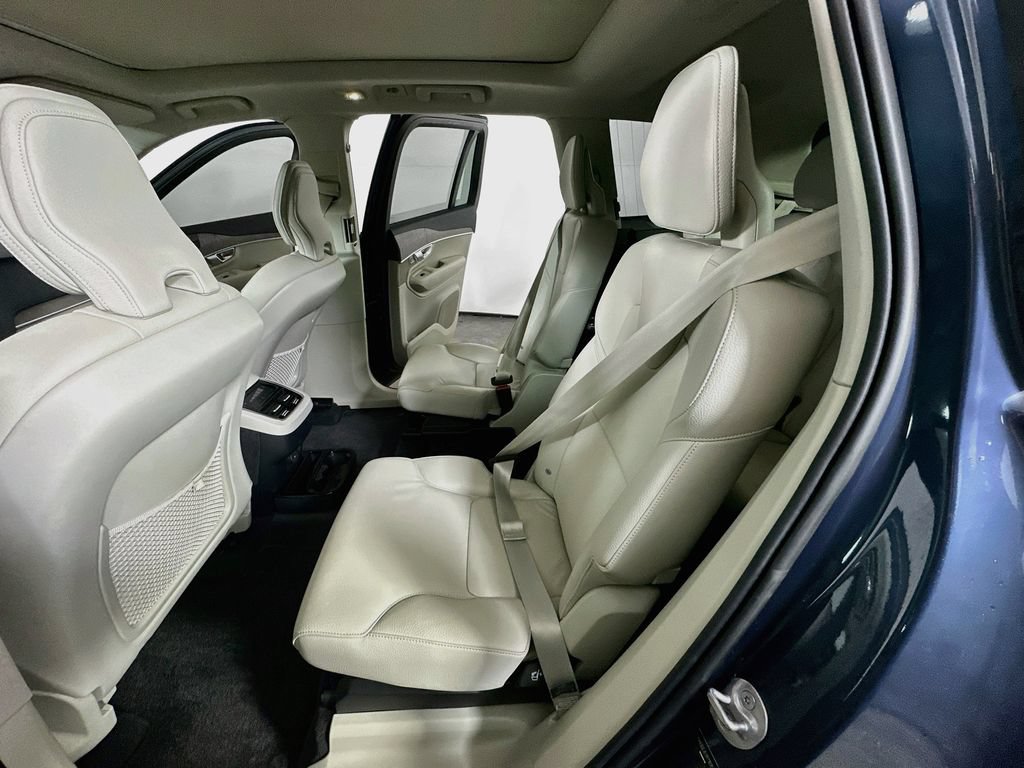 Used 2024 Volvo XC90 B6 Plus AWD/4WD image 14