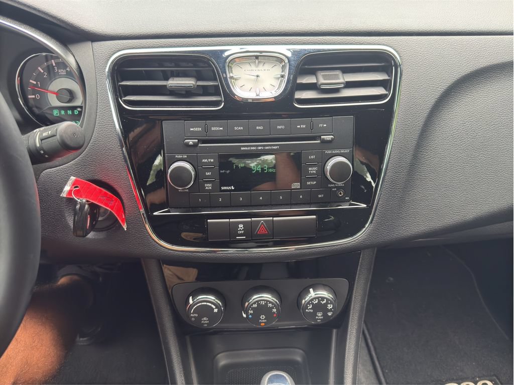 Used 2013 Chrysler 200 Touring FWD image 28