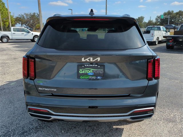 Used 2023 Kia Sorento S image 6