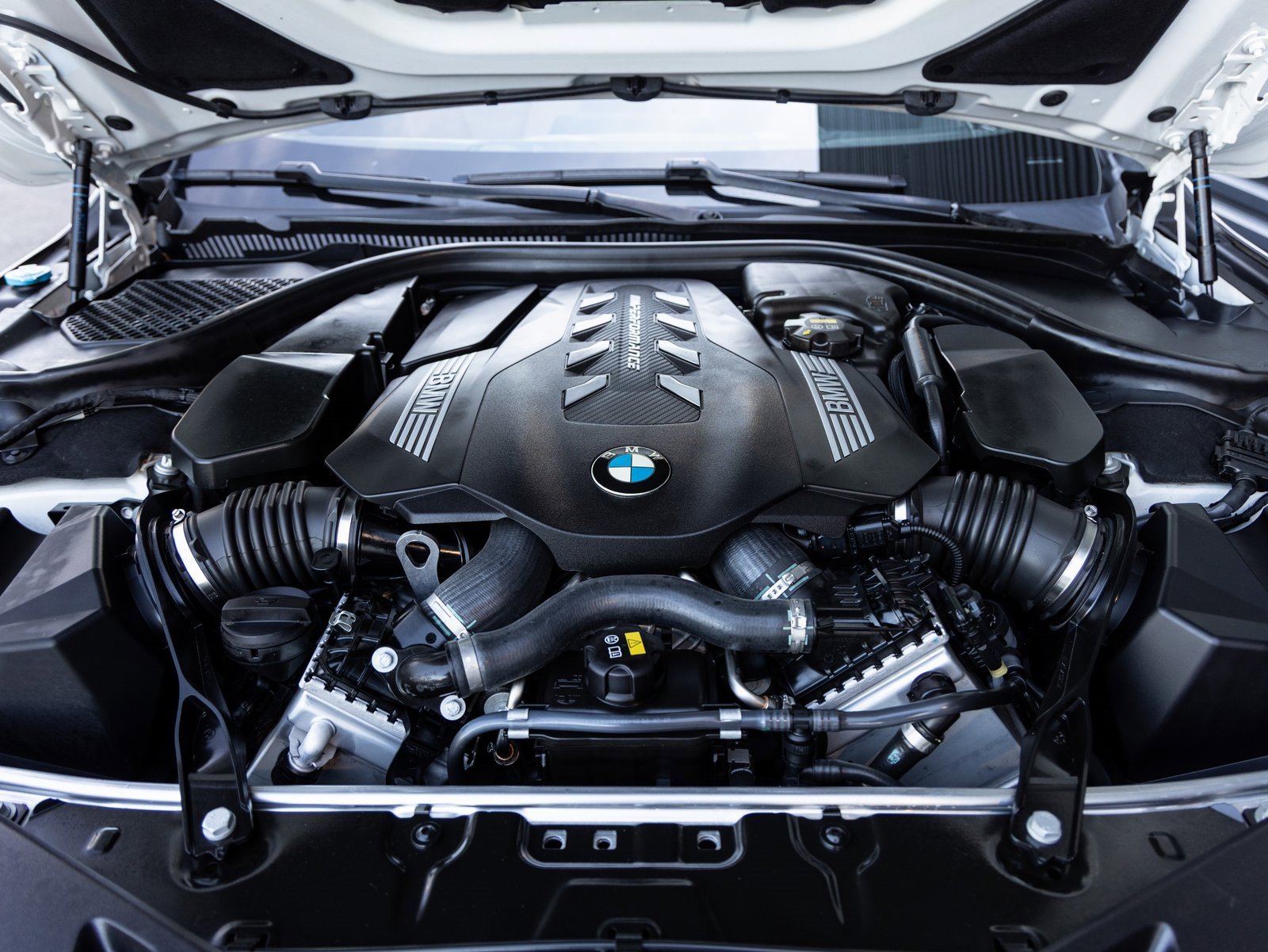 Used 2019 BMW M850i xDrive Convertible image 32