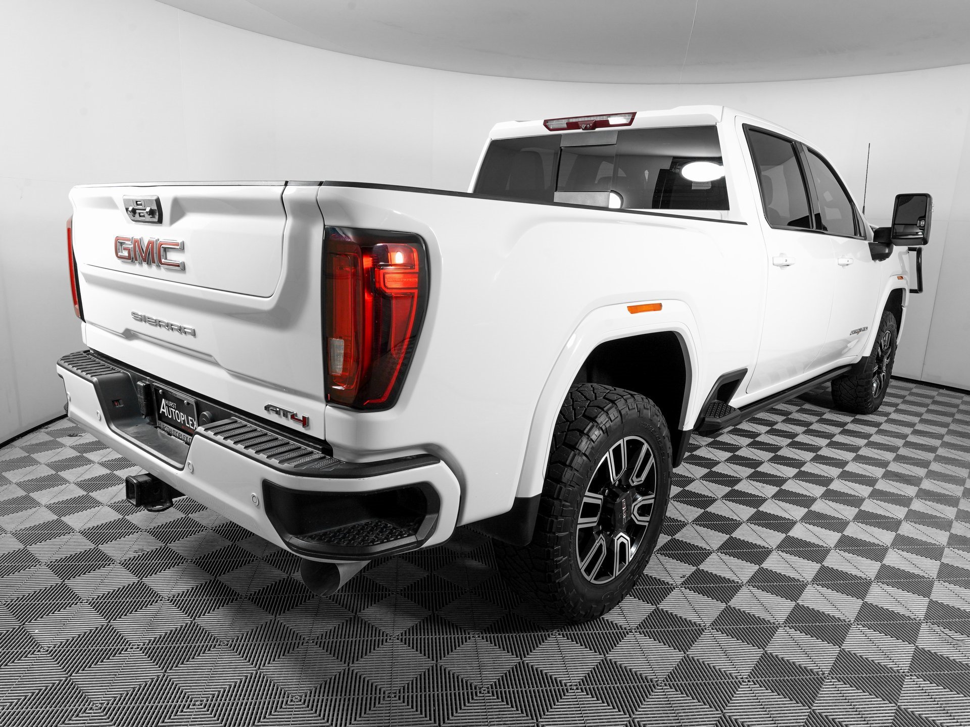 Used 2022 GMC Sierra 2500 AT4 w/ AT4 Premium Plus Package image 5