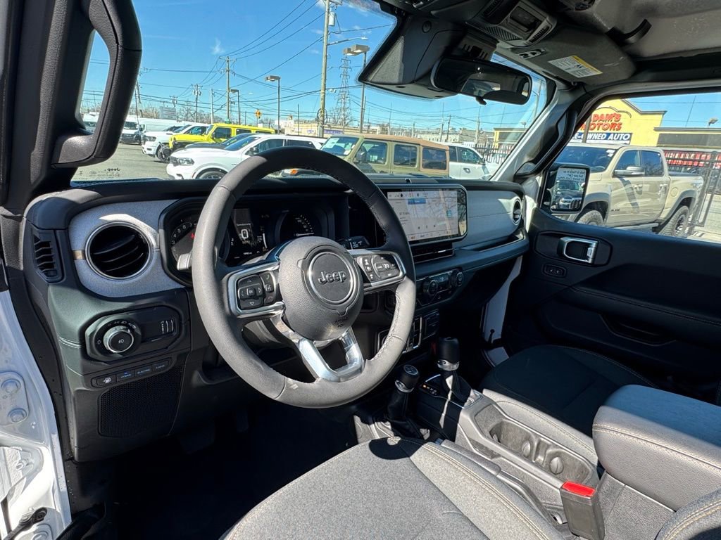 Certified 2025 Jeep Wrangler Unlimited Sahara image 12