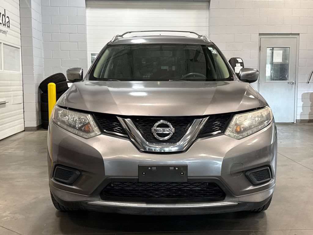 Used 2016 Nissan Rogue SV AWD/4WD image 2