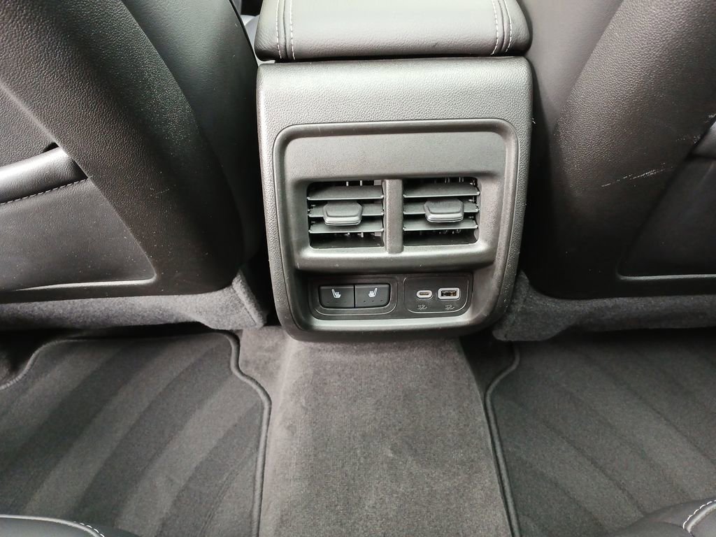 Certified 2024 Cadillac XT4 Luxury w/ Cold Weather Package image 22