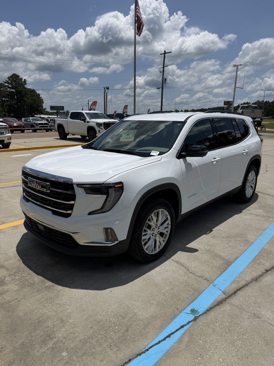 Used 2024 GMC Acadia Elevation w/ Luxury Package