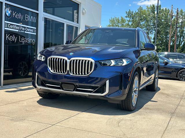 Used 2024 BMW X5 xDrive40i w/ Executive Package AWD/4WD image 3