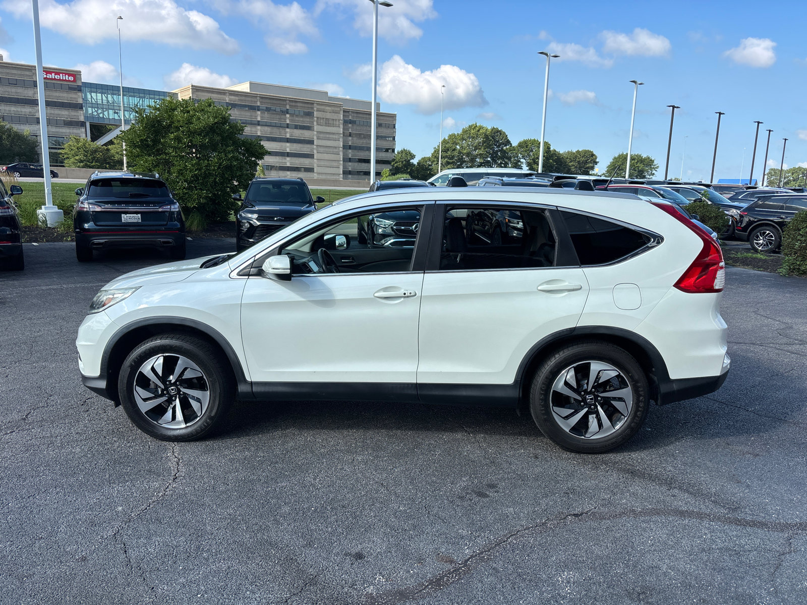 Used 2015 Honda CR-V Touring image 4