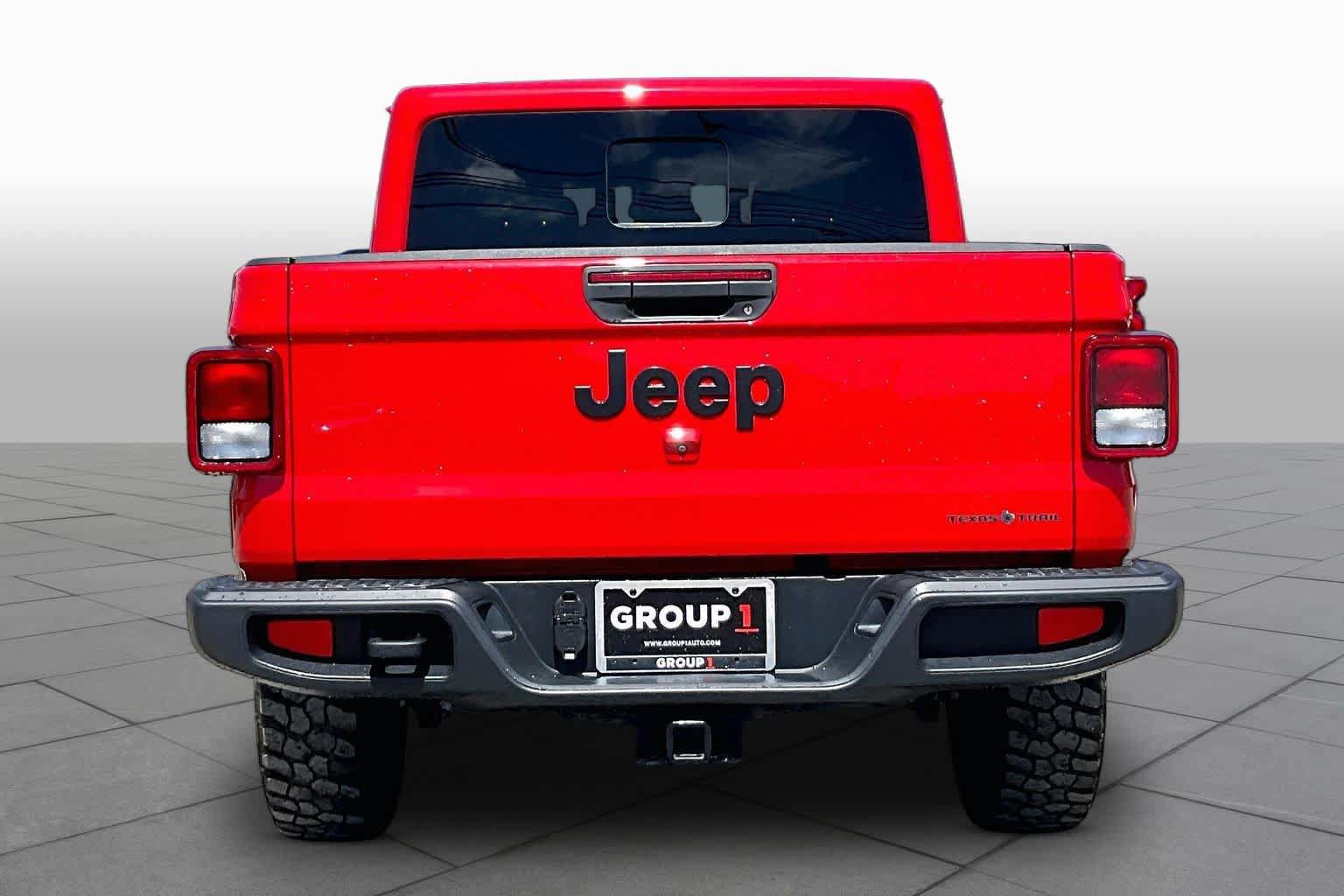 Used 2024 Jeep Gladiator Sport AWD/4WD image 5